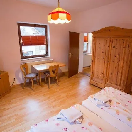 Hotel Braeustueberl Penzion 2*