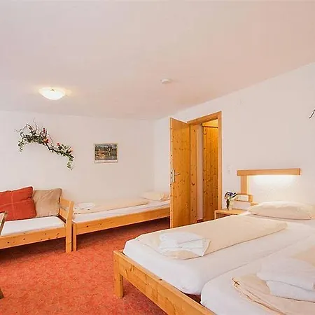 Pensión Hotel Braeustueberl 2*