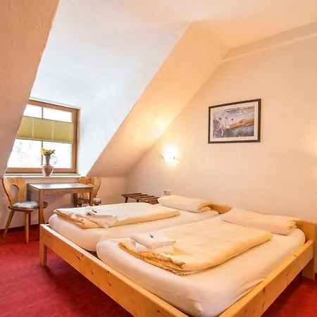 Pensión Hotel Braeustueberl 2*