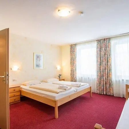 Pensión Hotel Braeustueberl